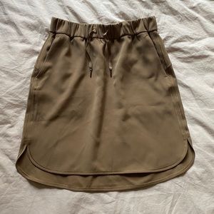 Lulu Lemon On The Fly skirt